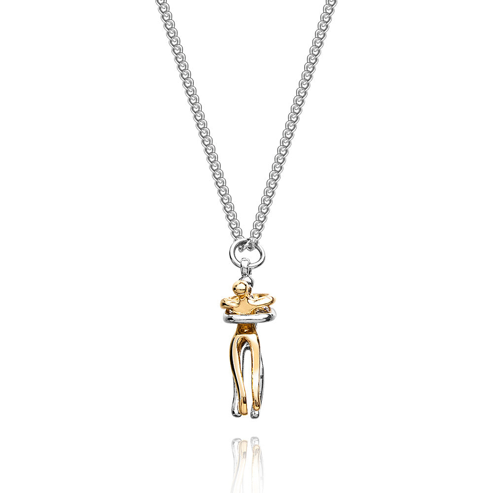 Trendy Hug Pendant Necklace for Women – Romantic Valentine's Day Jewelry Gift